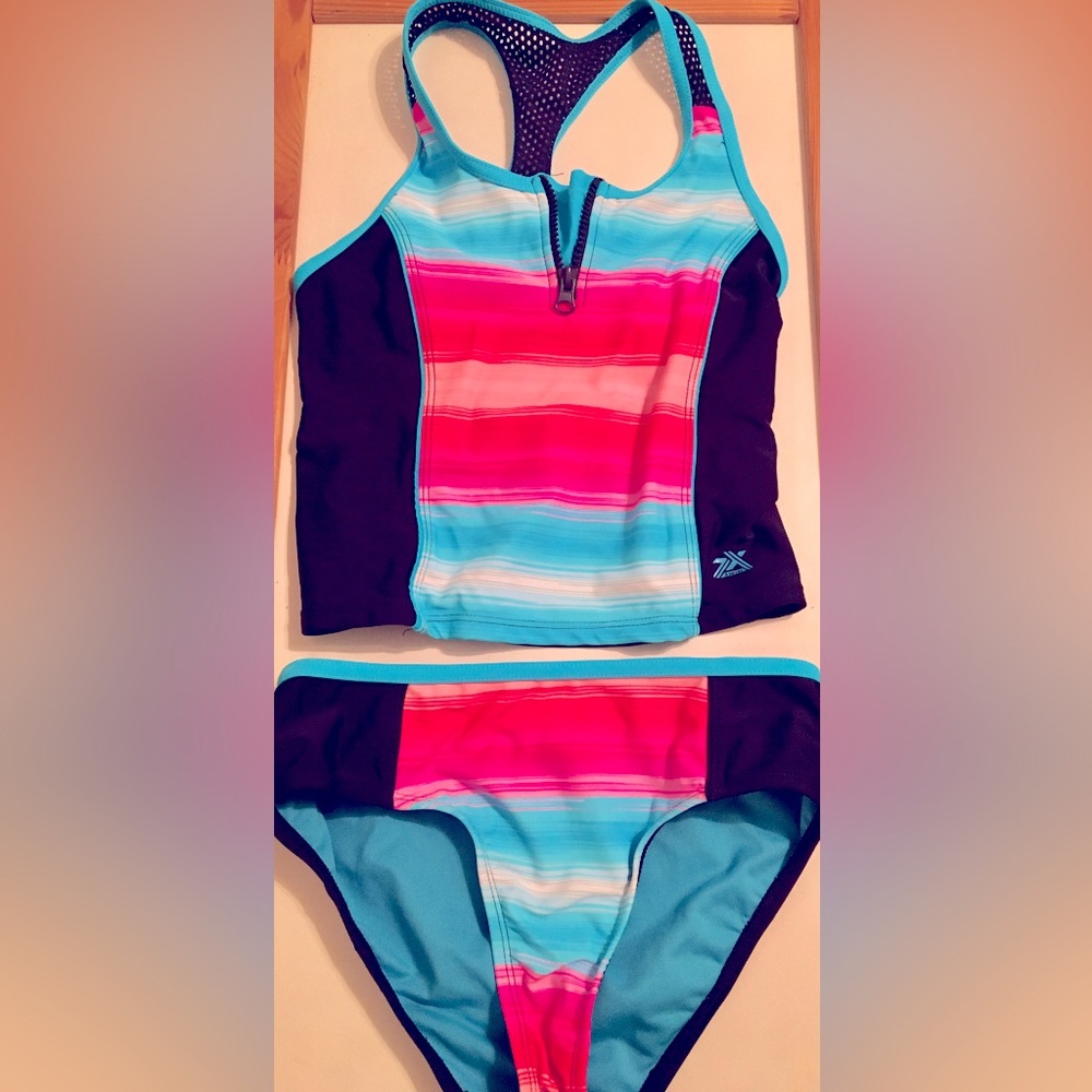 ZeroXposur swim suit. Top and bottom (tankini). 10. Good condition